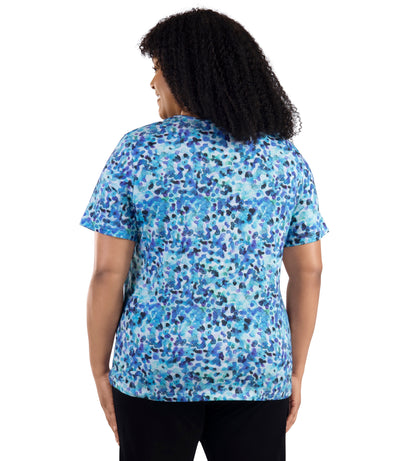 149022 Lifestyle Cotton Short Sleeve Top on plus size model in Monet print. Facing back.