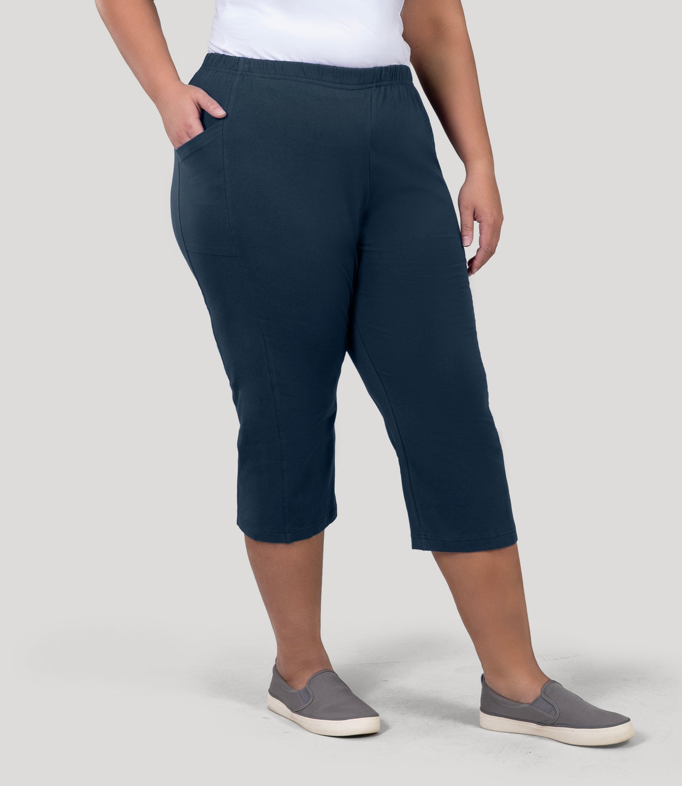 Stretch Naturals Side Pocket Capri | JunoActive