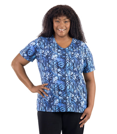 149022 Lifestyle Cotton Short Sleeve Top on plus size on model in Santa Fe print. Facing front.